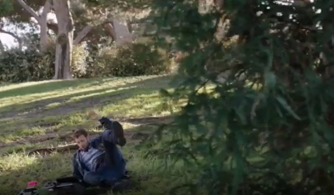 The Carpals in the Coy-Wolves  Hodgins talks to Angela after being shot with a tranquilzer